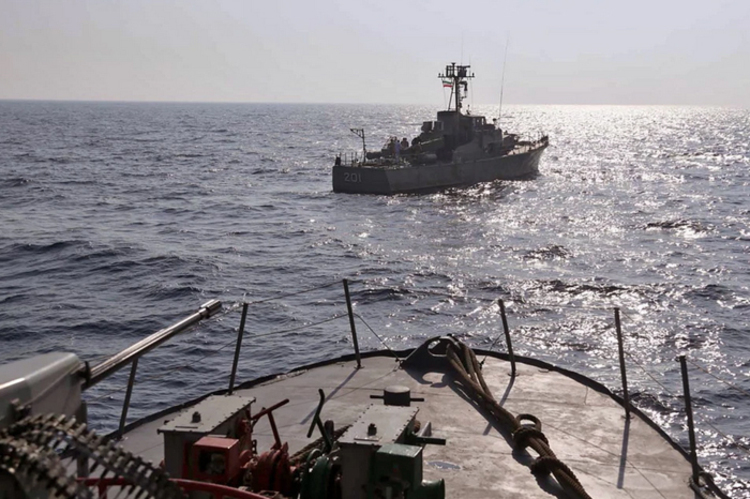 آمریکا با کشتی‌های جنگی ایران چه خواهد کرد؟