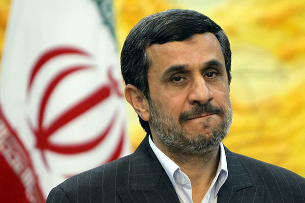 احمدی نژاد دوست دارد همه در مورد او حرف بزنند حتی به غلط!