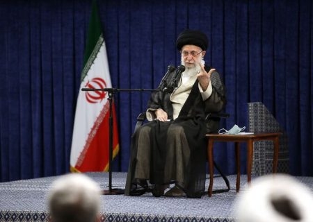 رهبر انقلاب: امنیت  زوار دنیای اسلام را و به  ویژه امنیت زوار ایرانی را  مطالبه می کنم