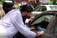 پلیس اخلاق طالبان برای نماز اول وقت و ریش‌ گذاشتن!