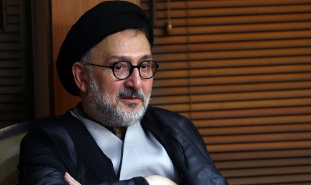 ابطحی : یادداشت اقای موسوی خویینی در مورد انتخابات نظر مجمع روحانیون است