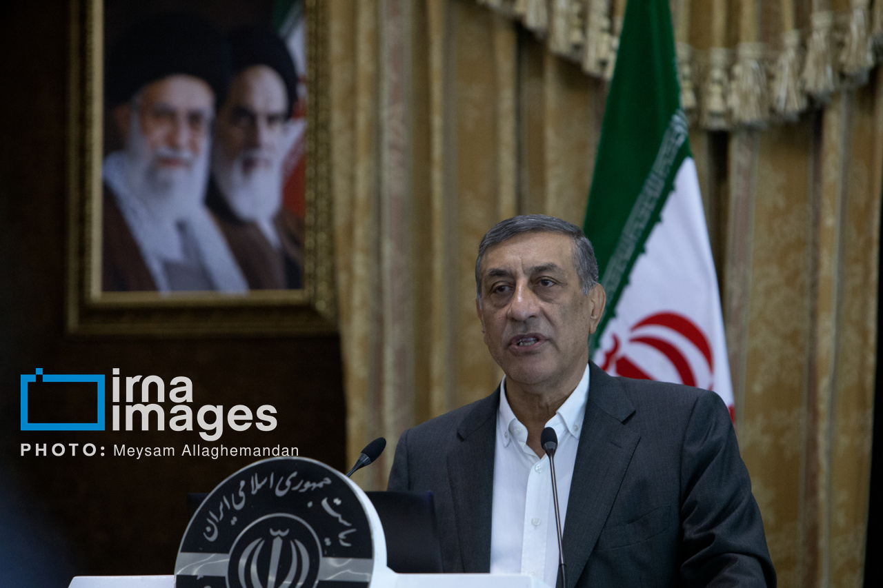 دکتر قائم‌پناه: نگاه پزشکیان به سفرهای استانی بر شنیدن صدای مردم،به‌ویژه اقشار کمتر دیده‌شده،حفظ کرامت آنان و پرهیز از تشریفات استوار است