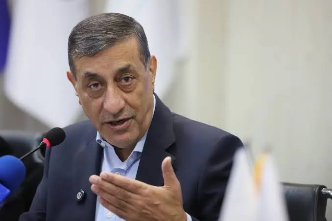 دکتر قائم‌پناه:طرح بنزین ۸۰ هزار تومانی در دستور کار دولت نیست/روزانه ۳۰ میلیون لیتر سوخت قاچاق می‌شود