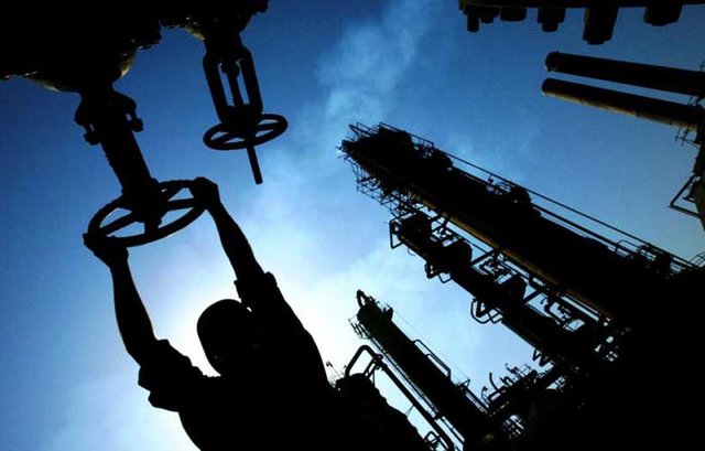 تولید روزانه نفت ایران چقدر است ؟