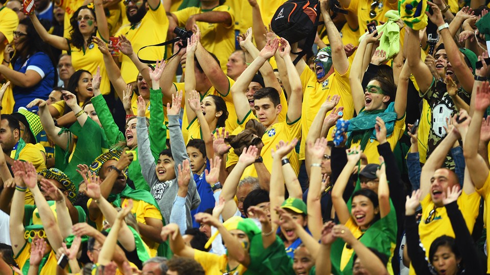 لباس جذاب و زیبای هواداران برزیل در جام جهانی + عکس