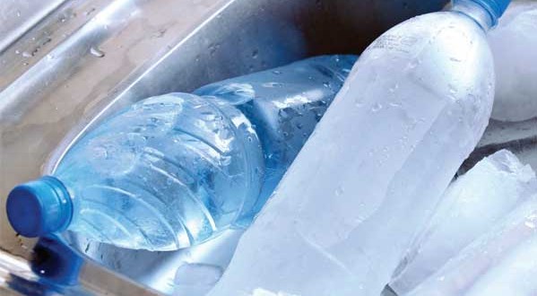 آب یخ زده در بطری پلاستیکی مضر است ؟