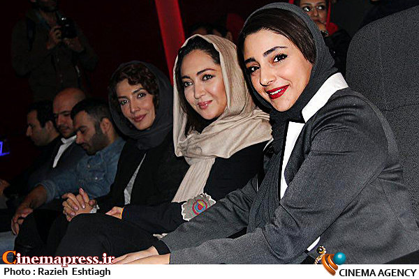 لباس زیبا و ژست جنجالی نیکی کریمی در سینما / تصاویر