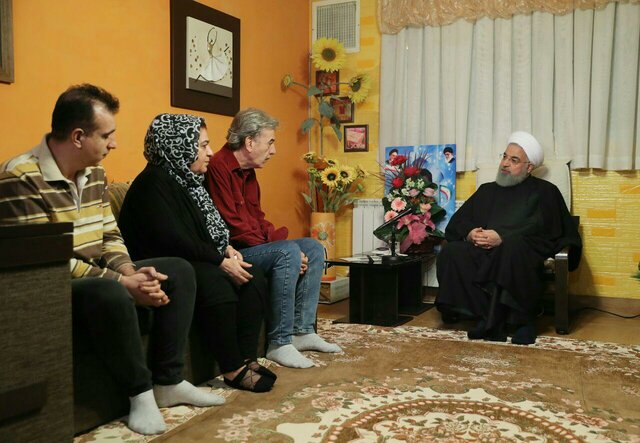 دیدار روحانی با خانواده شهید و جانباز ارمنی