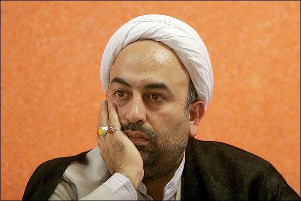 واکنش روحانی معروف به خبر ممنوع التصویری / تصویر