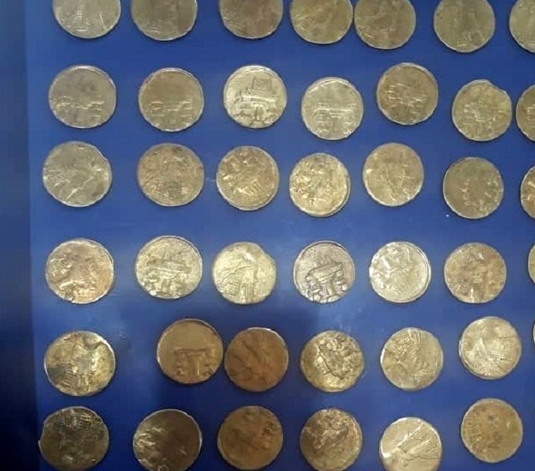 ضبط ۱۷۰ سکه تقلبی در دزفول