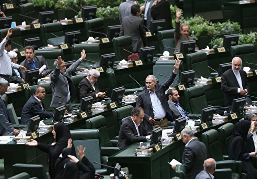 مجلس ایران ظریف را فراخواند