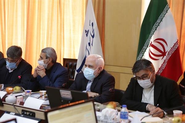 ظریف در جلسه انتقادی و چالشی کمیسیون امنیت ملی و سیاست خارجی مجلس:میدان و دیپلماسی در کنار هم منافع ملی را تامین می کند