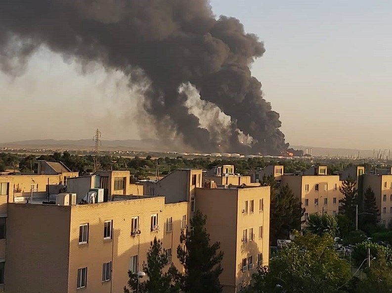 آتش‌سوزی عظیم در پالایشگاه شهید تندگویان تهران