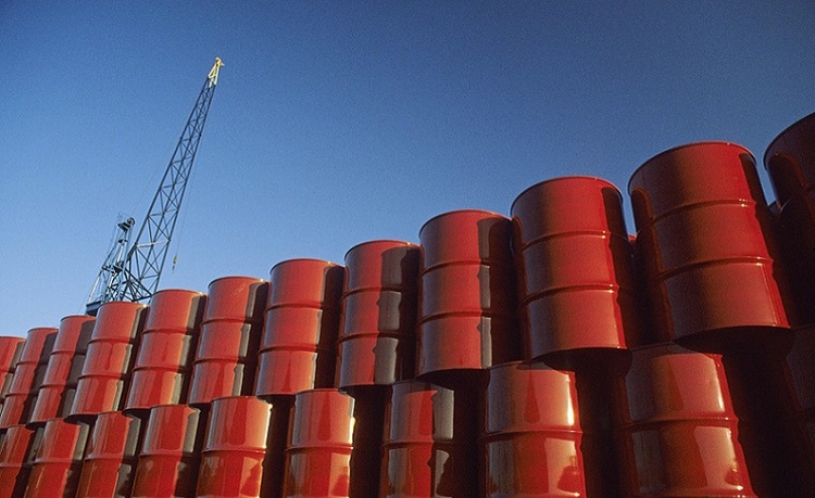 رویترز: ایران ۲۰۰ میلیون بشکه نفت آماده برای صادرات دارد