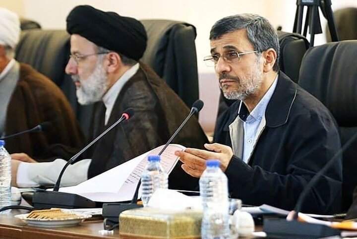 هشدار احمدی‌نژاد به رئیسی: مراقب قیمت دلار باشید!