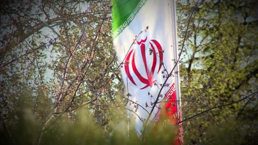 هیچ کشوری برای ایران از منافعش نمی گذرد