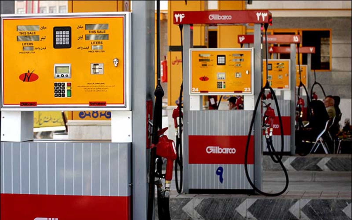 آیا دولت با شارژ ۱۰ لیتر بنزین با مردم تسویه حساب کرد؟