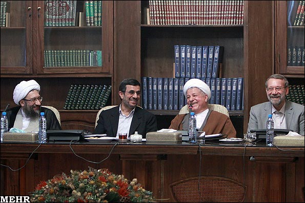 تفاوت پیامدهای رد صلاحیت لاریجانی با هاشمی و احمدی نژاد چیست؟