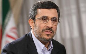 احمدی‌نژاد: چرا به جای اتحاد با ملت، پیوسته ملت را کنار می زنید؟!