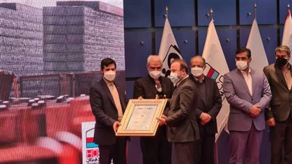 دریافت تندیس بلورین جایزه ملی تعالی سازمانی توسط شرکت فولاد هرمزگان