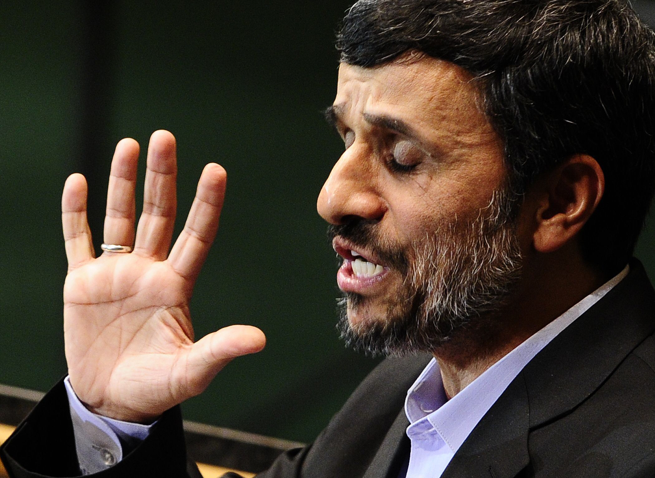 افشاگری مشاور سابق محمود احمدی‌نژاد :آیا ویلای ۳ هزار متری احمدی‌نژاد در ولنجک صحت دارد؟!/ احمدی‌نژاد سطح سیاست را پایین آورد