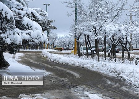 بارش برف و باران در نقاط مختلف کشور/ باران پراکنده در تهران