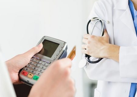 اعلام نرخ تعرفه‌های پزشکی ۱۴۰۱ / ویزیت پزشک ٢۴ درصد گران شد