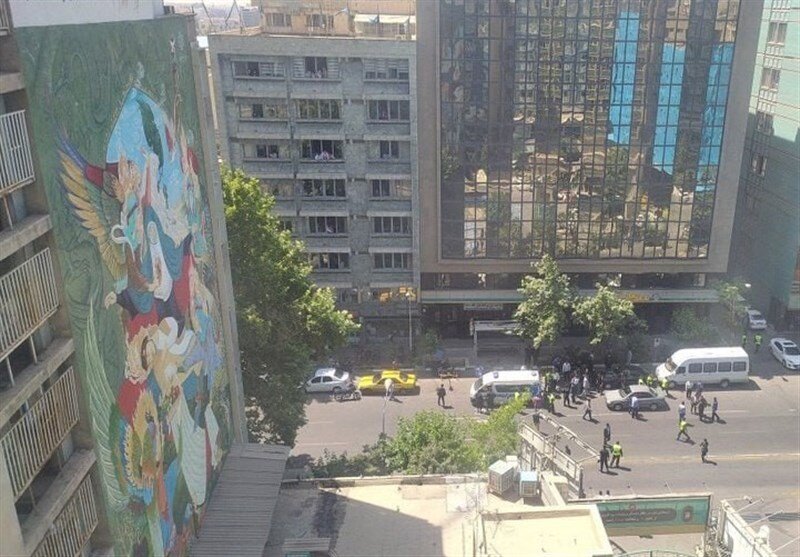 حمله مسلحانه به ماموران پلیس در خیابان طالقانی تهران /متهم دستگیر شد