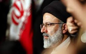 واکنش عباس عبدی به انتقادات اخیر رئیسی از دولت روحانی!