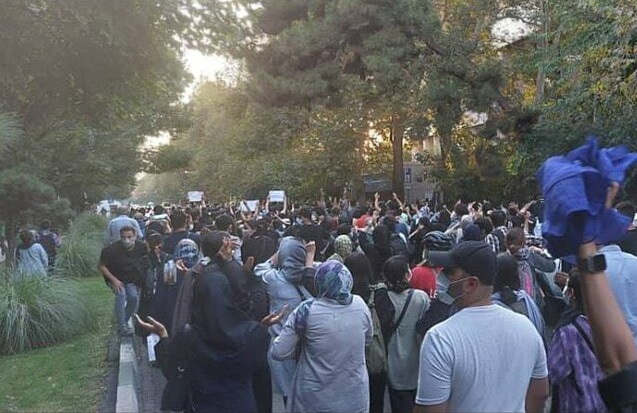 برگزاری تجمع در خیابان «حجاب» تهران