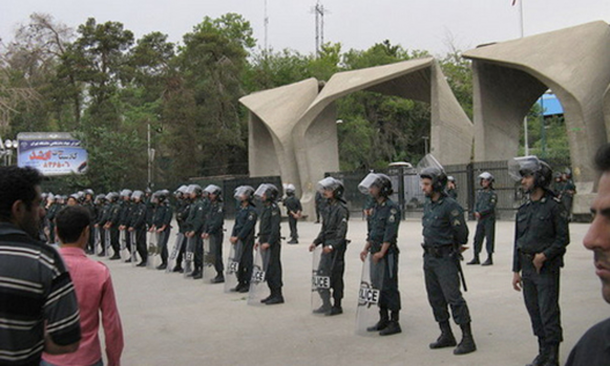 ماجرای ورود نظامیان به دانشگاه شیراز چه بود؟