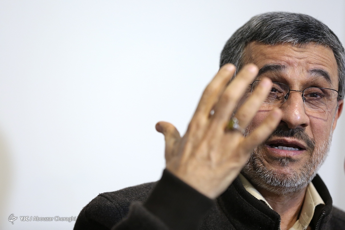 سکوت احمدی‌نژاد شکست: نمی‌شود به همه انگ ضد انقلاب زد