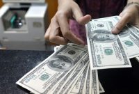 دلار در انتظار نتیجه شورای حکام/ بیانیه صف‌شکن دلار
