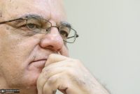 انتقاد عباس عبدی از تکرار گزاره سرعت زیاد «قطار پیشرفت»