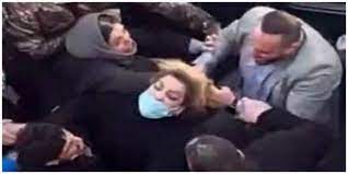 واکنش عباس عبدی به ضرب و شتم یک مادر معترض