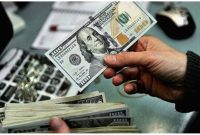 مرکز پژوهشهای مجلس: دلار به قیمت غیرقابل باور رسید