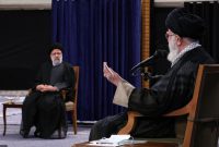 رهبر معظم انقلاب اسلامی : حق نداریم از جایگاه استعلاء با مردم برخورد کنیم