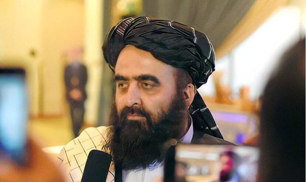 ادعای وزیر خارجه طالبان علیه ایران:در زندان‌های ما آن قدر زندانی نیست که شما اعدام می‌کنید!