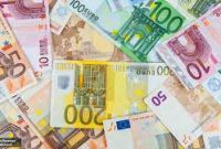 انتقاد به تصمیم مجلس:ارز ما ریال است،به یورو از مردم پول می گیرند؟!