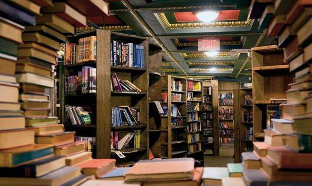 چرا بازار کتاب و ادبیات ایران پولساز نیست؟