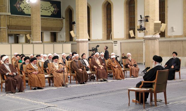 اصول ثابت و غیرقابل تغییر جمهوری اسلامی در انتخاب رهبری ملاحظه شود