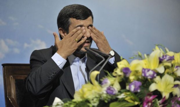 جلسات محرمانه و سری احمدی‌نژاد/علت سکوت او معلوم شد