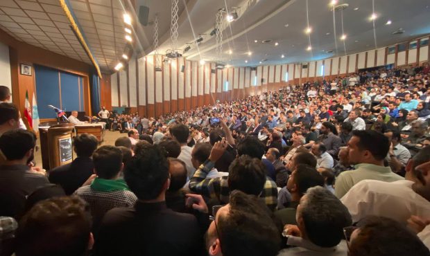 «موج پزشکیان » به دانشگاه تهران رسید/ روی خوش دانشجویان به نامزد اصلاح طلب
