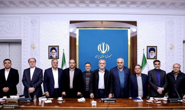 واکنش جدید پزشکیان به استیضاح همتی:مشکلی را حل نخواهد کرد
